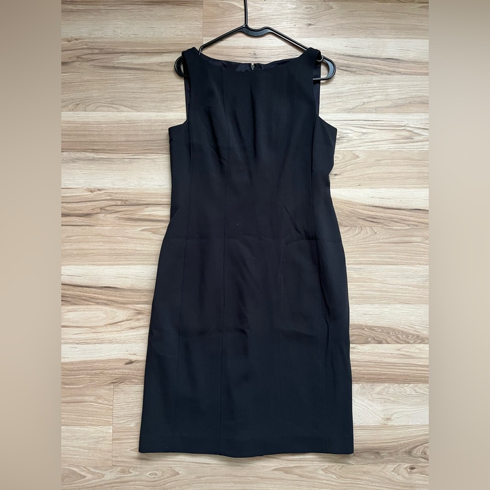 Ann Taylor Elegant LBD Sleeveless Dress Black Women’s Size 8 NWT